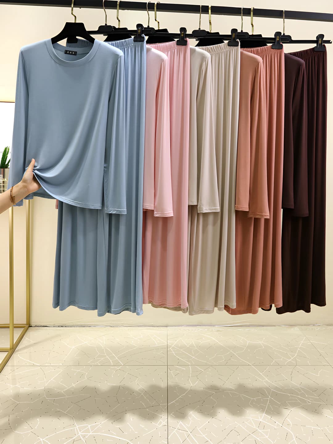Ayollar uchun uy kiyimi to'plami: kuz-qish, katta o'lcham, yupqa, uzun yengli pijama va uzun shim, bo'sh (oversize), tashqarida kiyiladigan