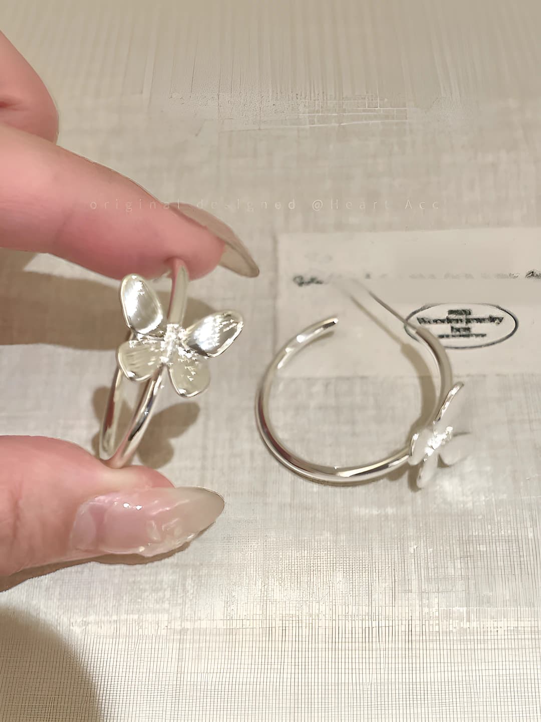 E6895 White K