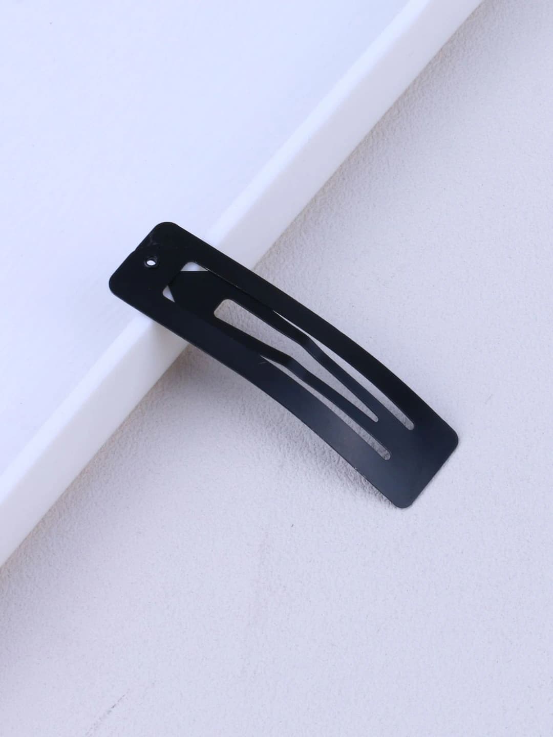 6 cm square black