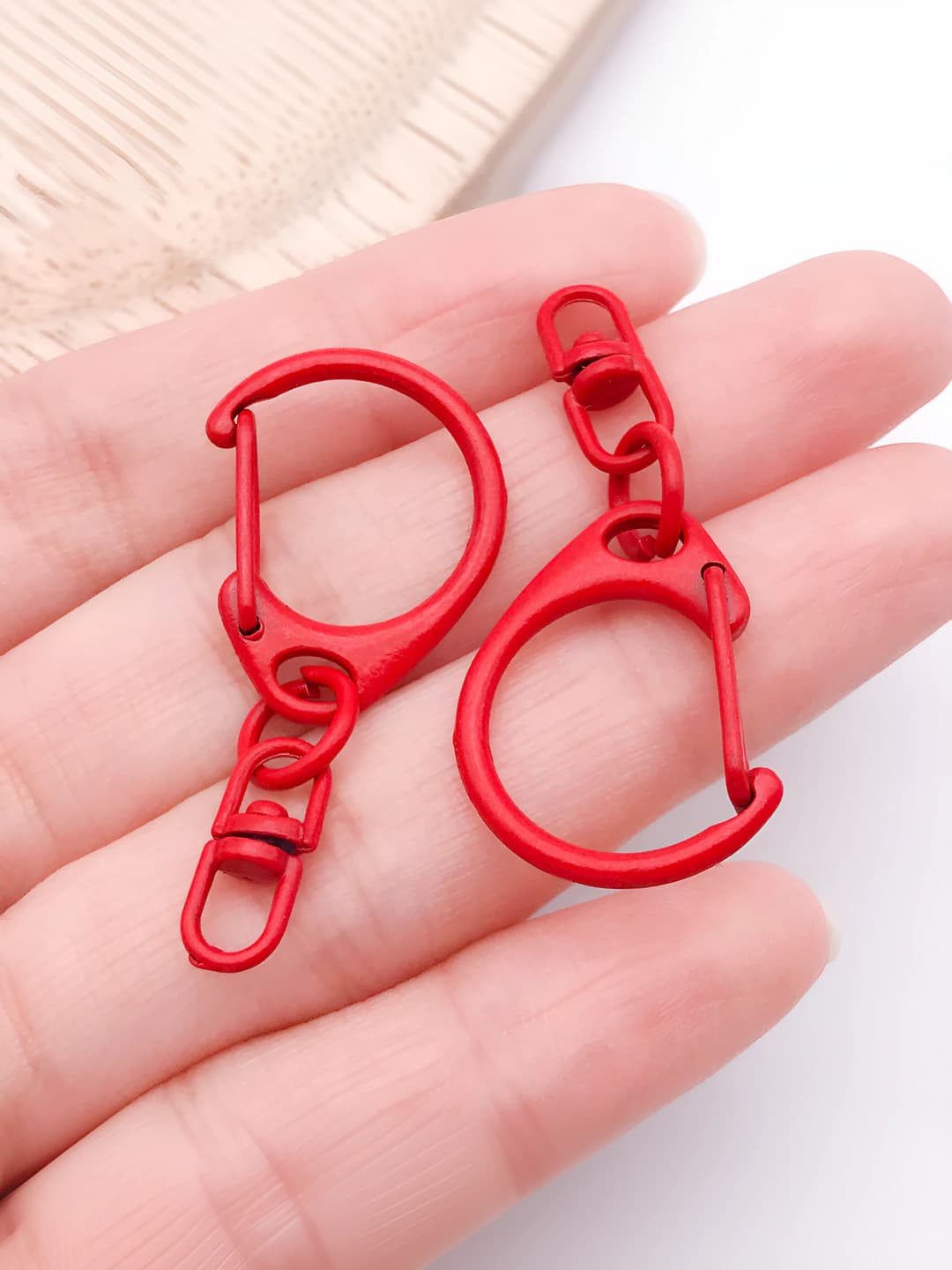 1 pc red paint D ring 8 key 41x18mm-1.9g