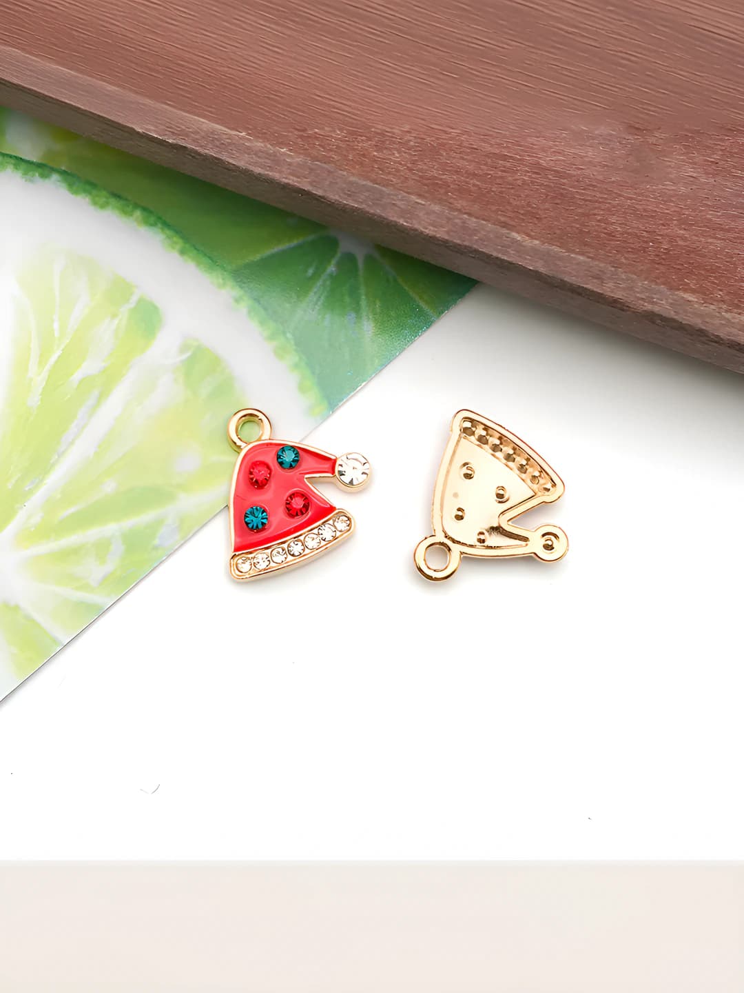 1 шт эмаль красный Рожд. колпак 15x15mm