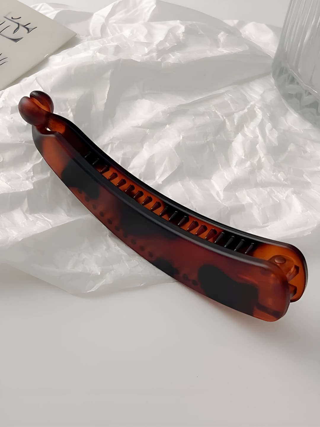 Matte black-red vertical clip