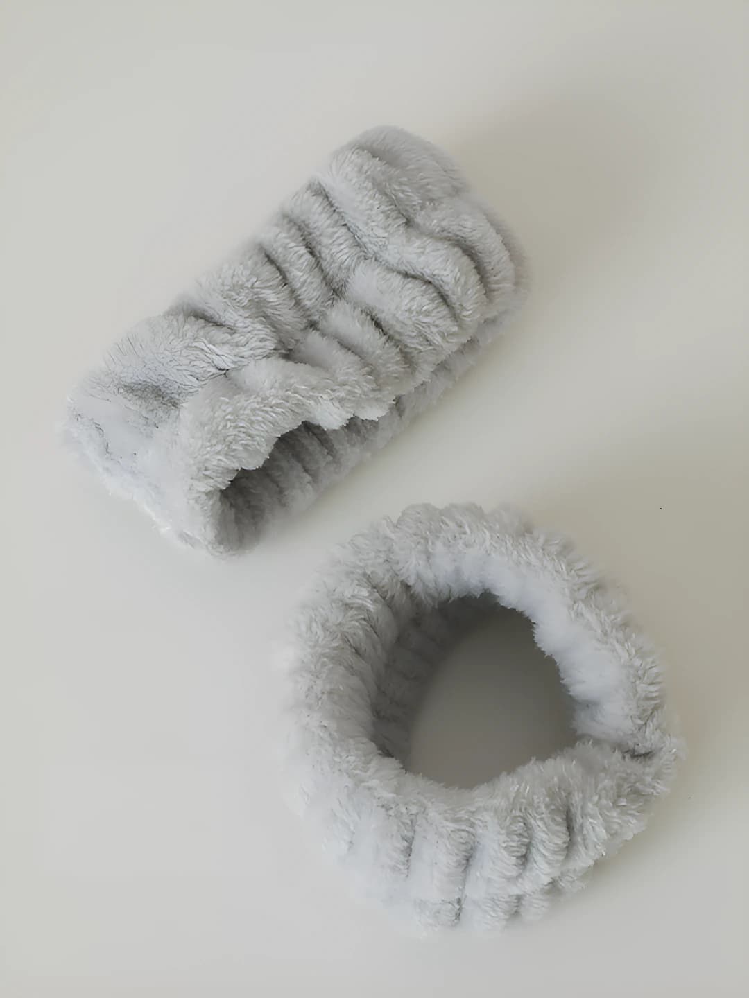 Light grey pair