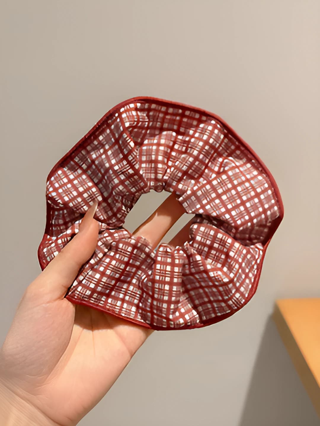 Red plaid, 14 cm