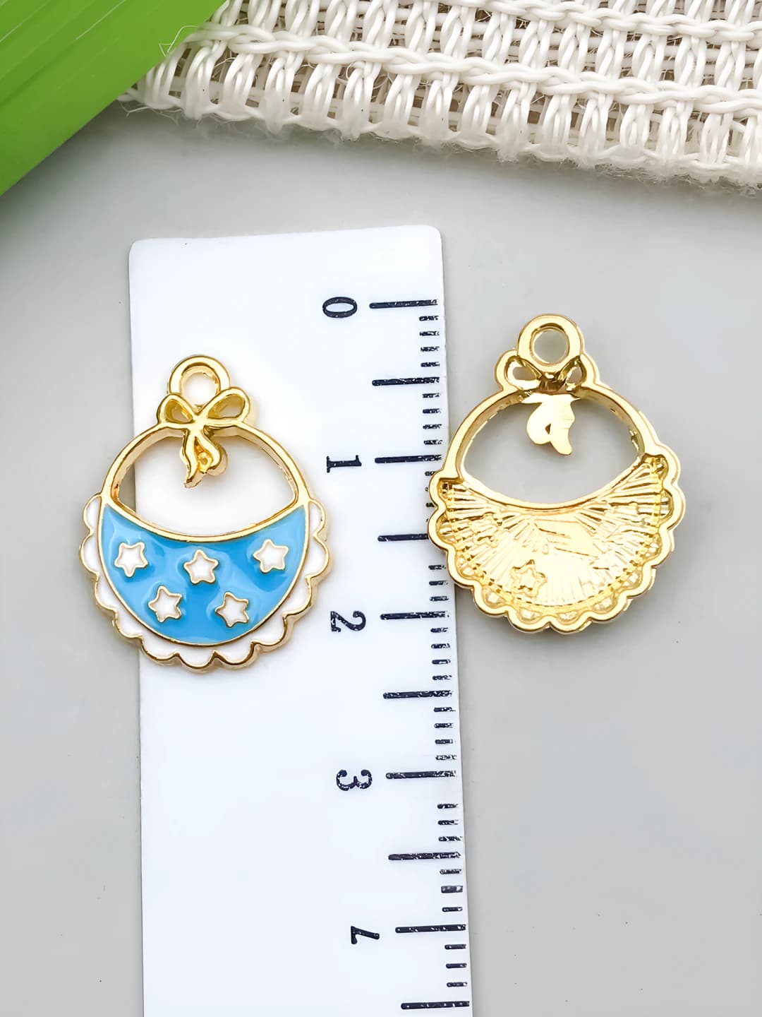 1 шт. бирюзовый слюнявка с бантом 20x16mm-1g