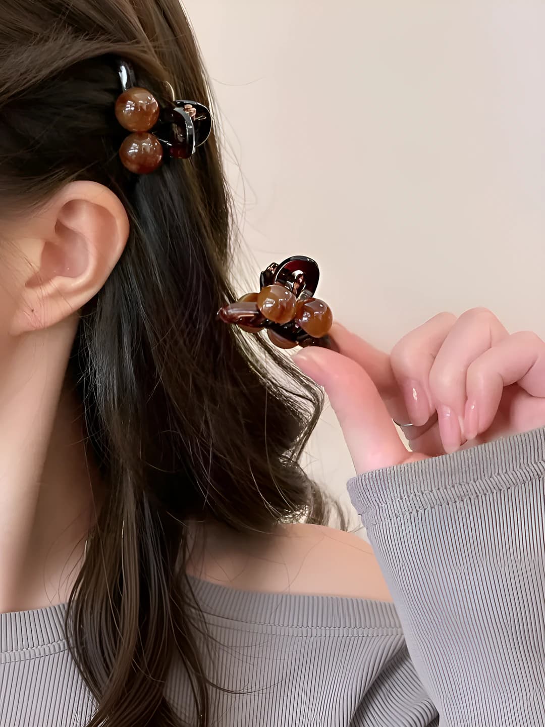 1# Amber small clip ~4.5 cm