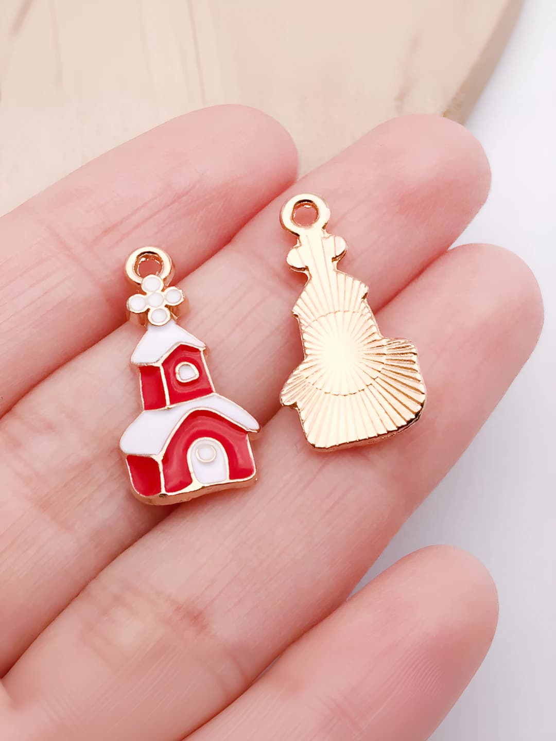 1 pc red christmas castle house 24x11mm-1.2g-25460
