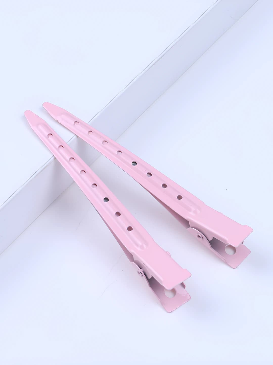 8-hole pink clip