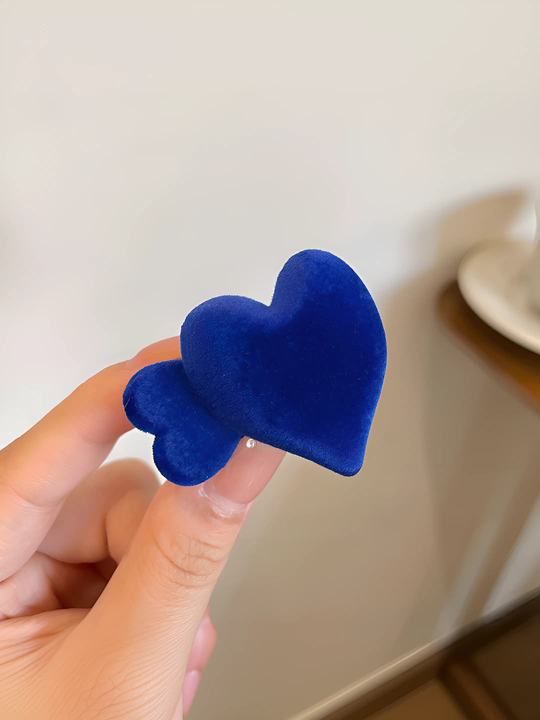 Dark blue velvet tail clip