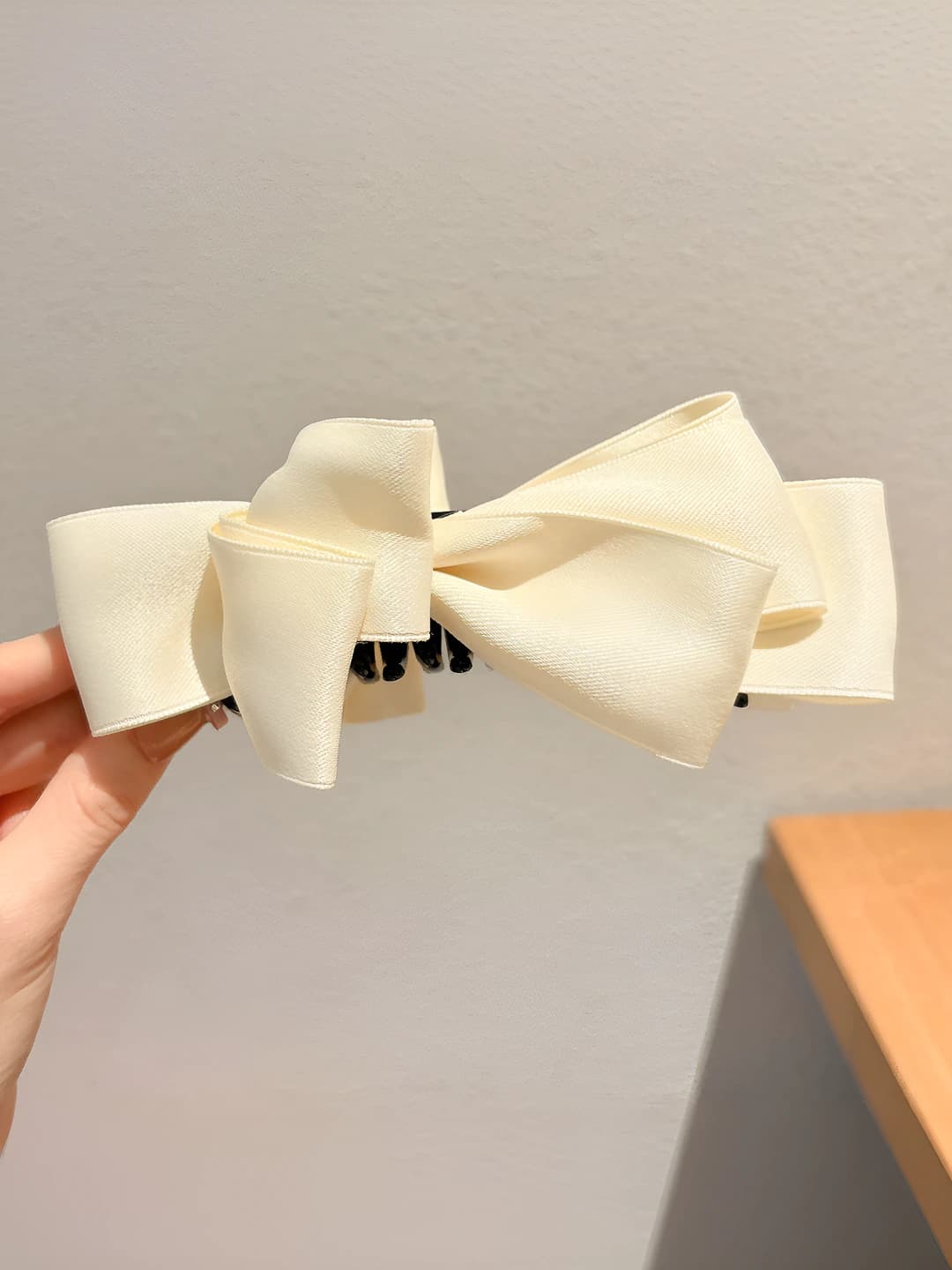 2# Off-white (~13.5 cm)