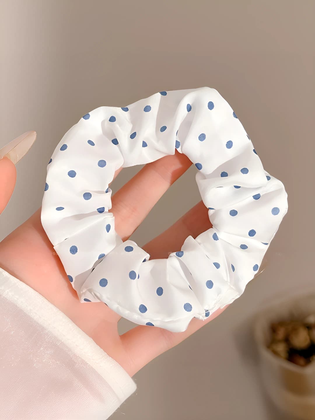 4# White with blue dots 9cm