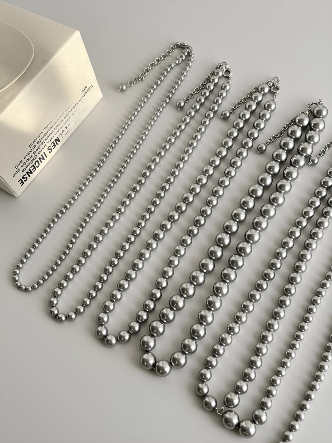 Women's retro silver-grey beaded pearl necklace