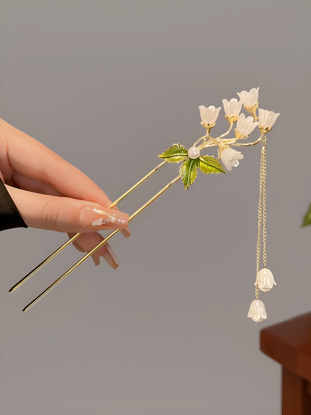 Lily of the valley tassel, 2 pins