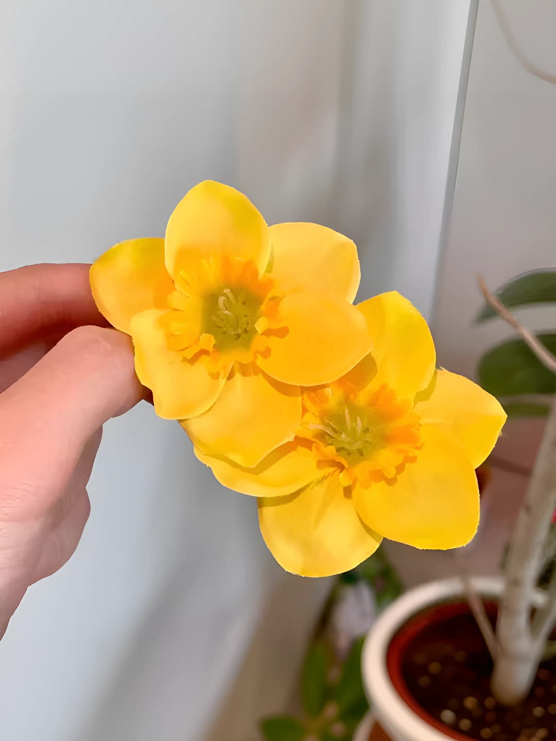 1# Yellow floral clip