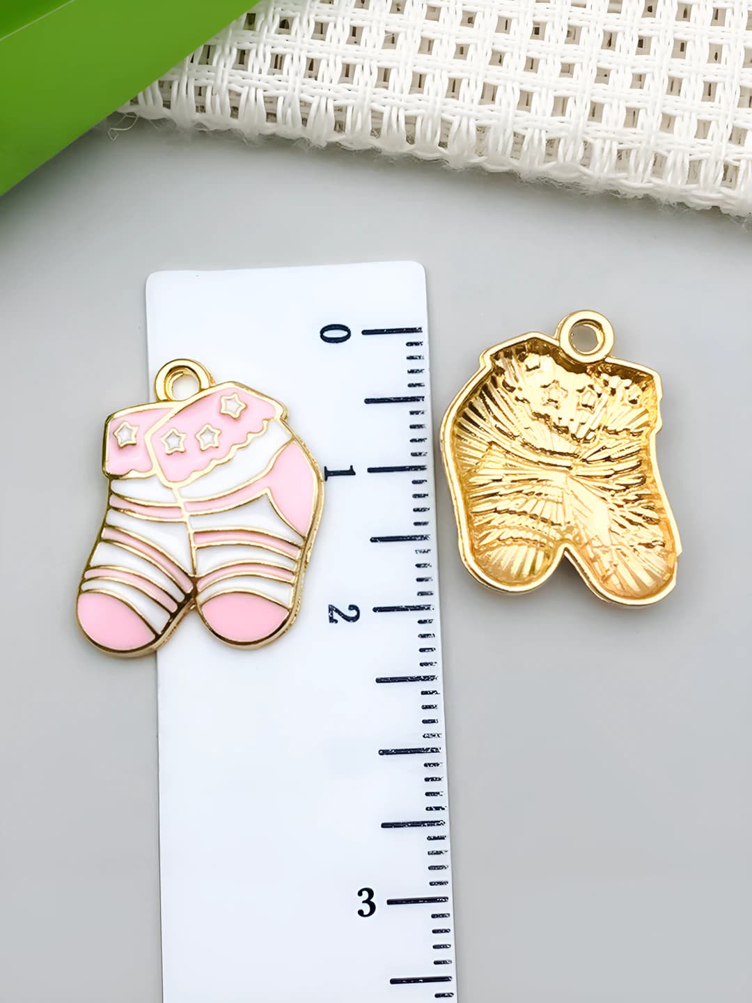 1 шт розовый детский полосатый звезда носок 21x18mm-1.4g