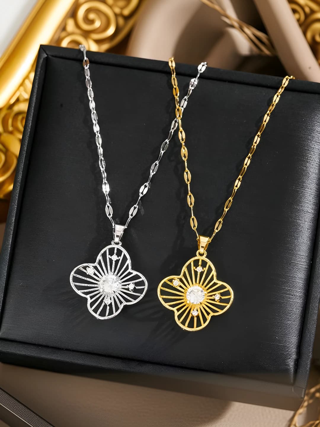 Женское колье с цветочной подвеской: титановая сталь с покрытием 18K, 41-50 см, 4 г