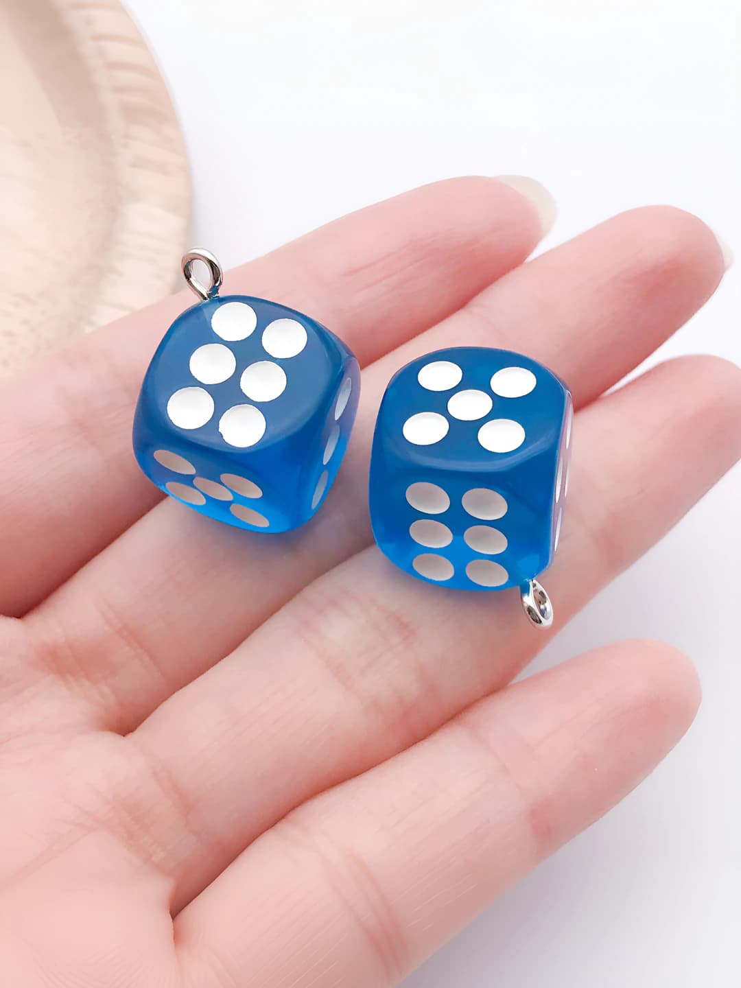 1 dona ko'k rangli rezin to'rtburchak zarb 14x14mm-3g