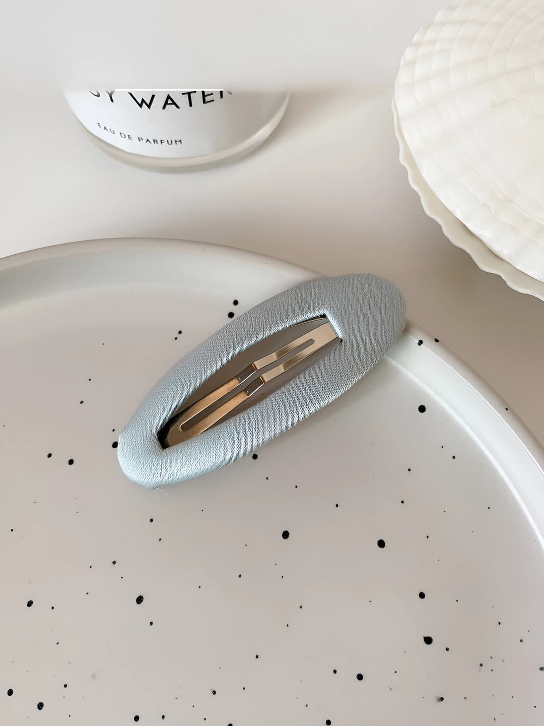 Blue oval bb clip