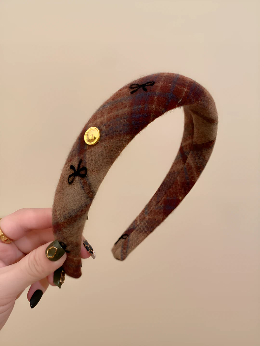 Red-coffee dot hair tie
