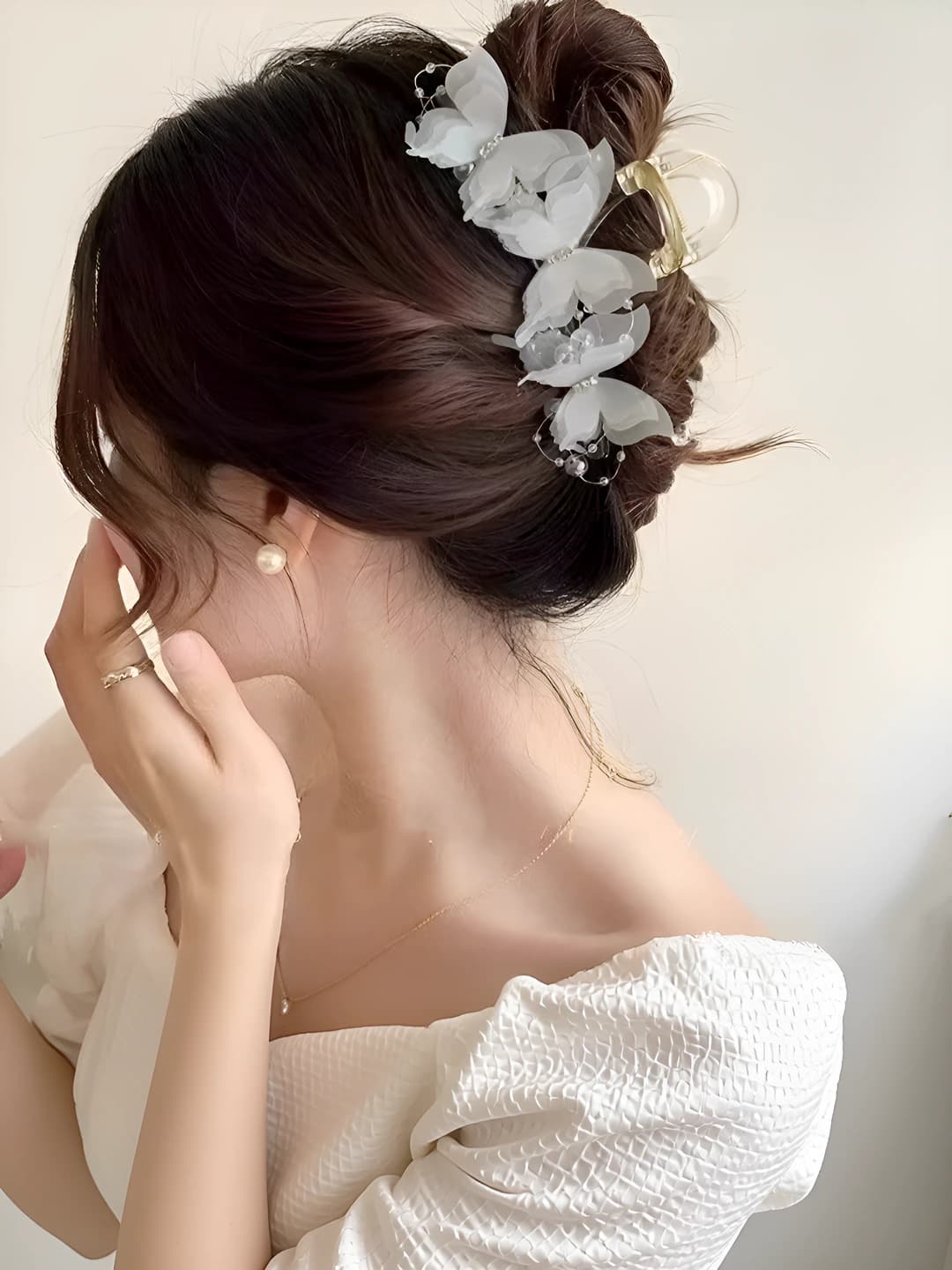 White butterfly clip 13 cm