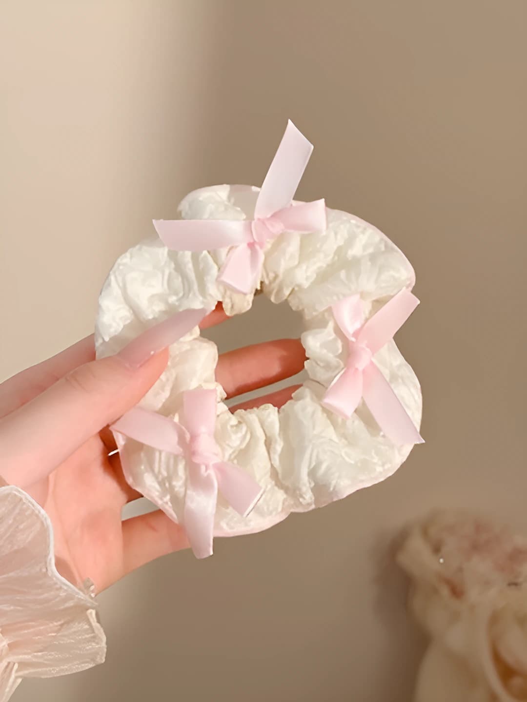 1# Ruffled pink bow