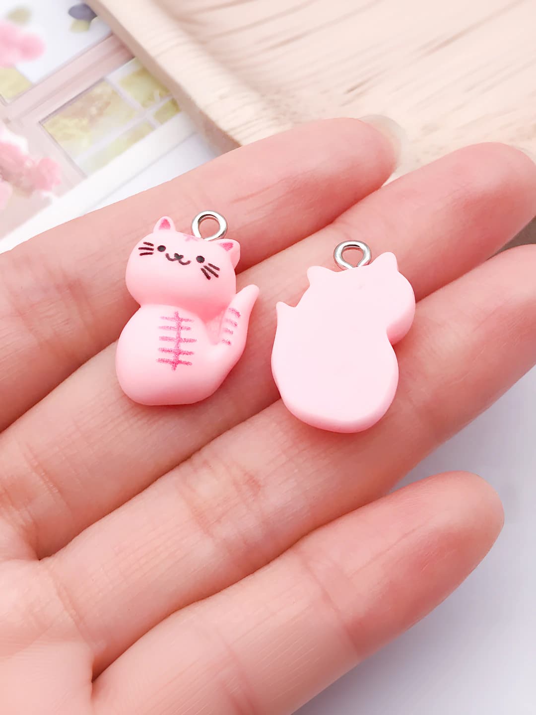 1 pink resin cat 22x15x7mm-1.3g