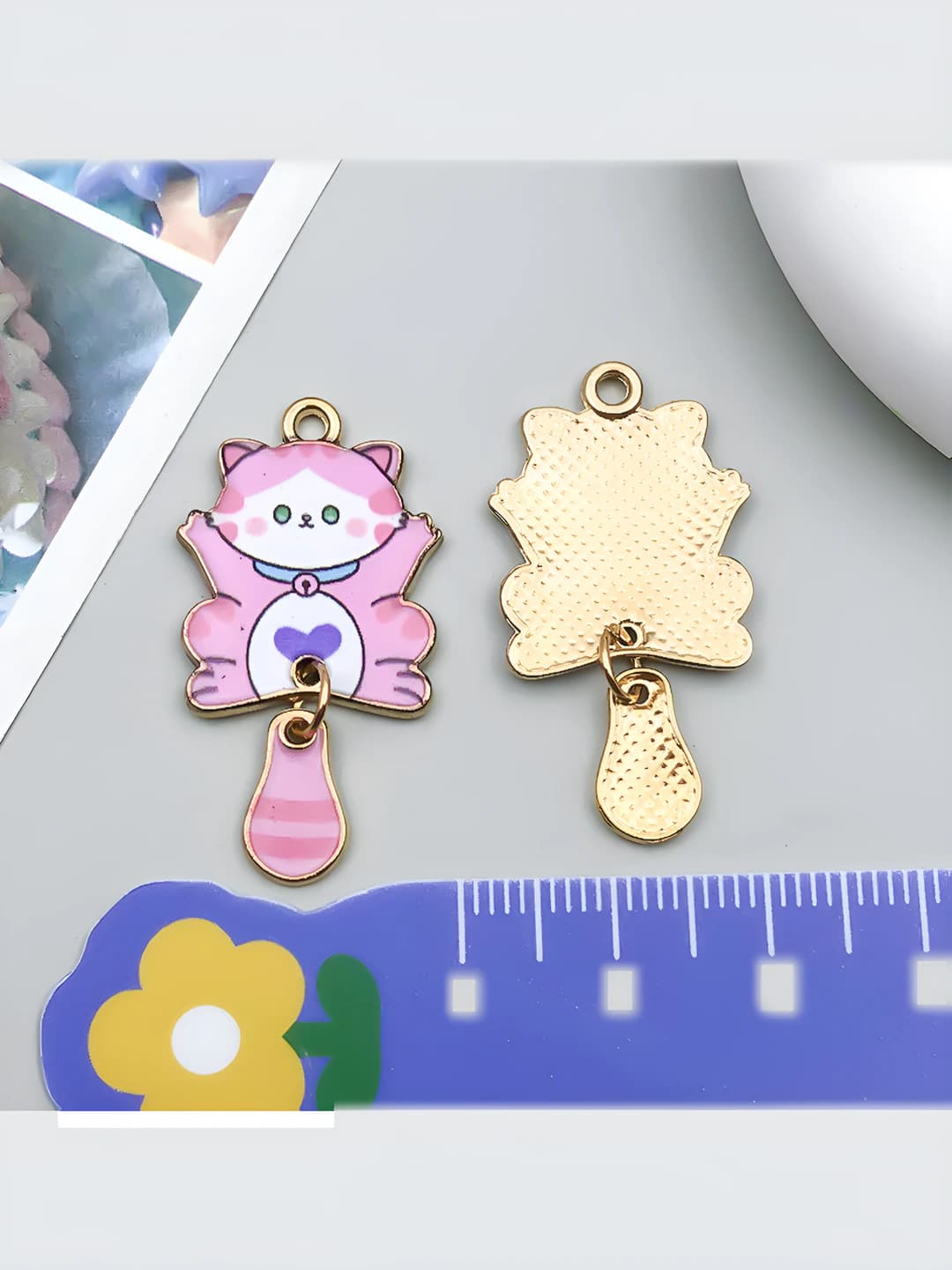 1 pc, gold-purple-pink, enamel, evil cat, 35x18x2mm, 1.7g