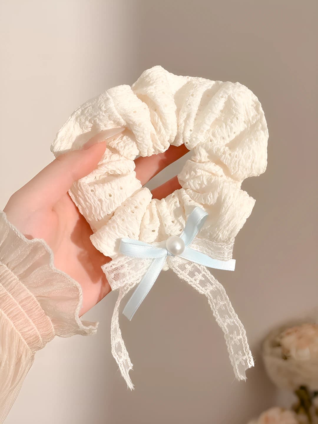 Off-white bow, 12.5 cm