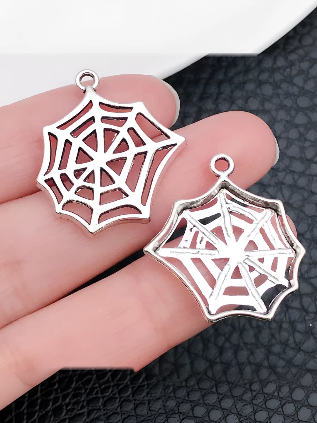 1 pc Halloween hexagonal spider web 27x30mm-1.5g