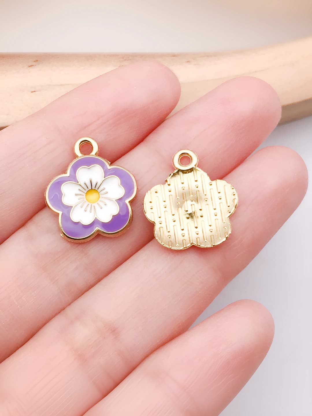 1 dona Binafsha 5 bargli sakura guli 18x15x2mm-0.8g