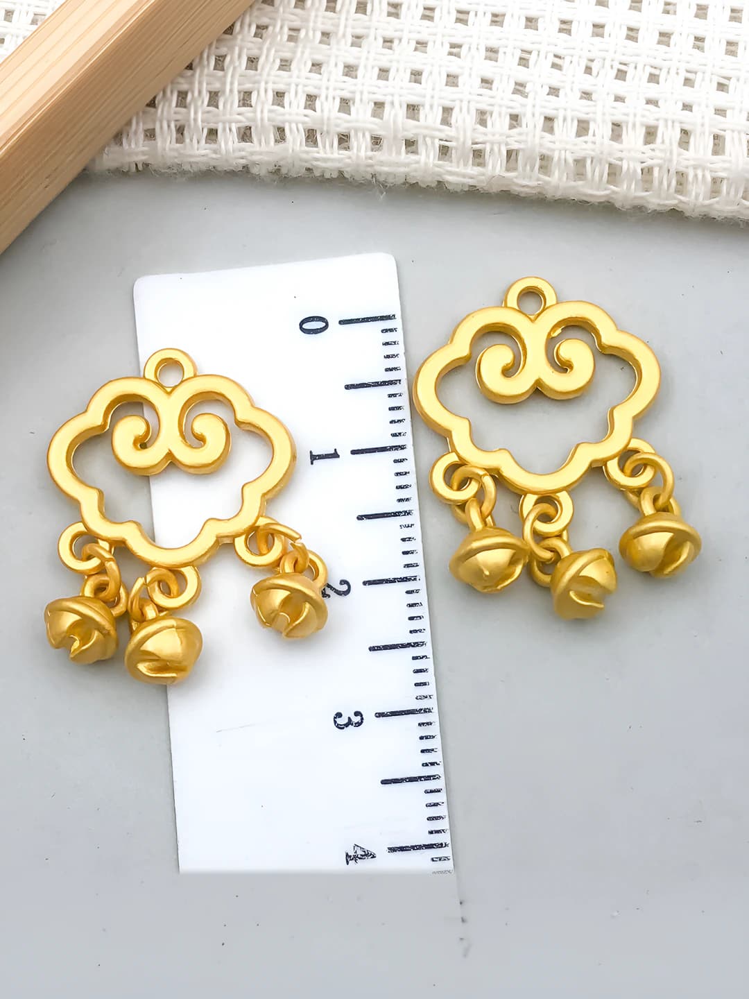 1 шт простой облако с колокольчиком 28x19mm 3.1g