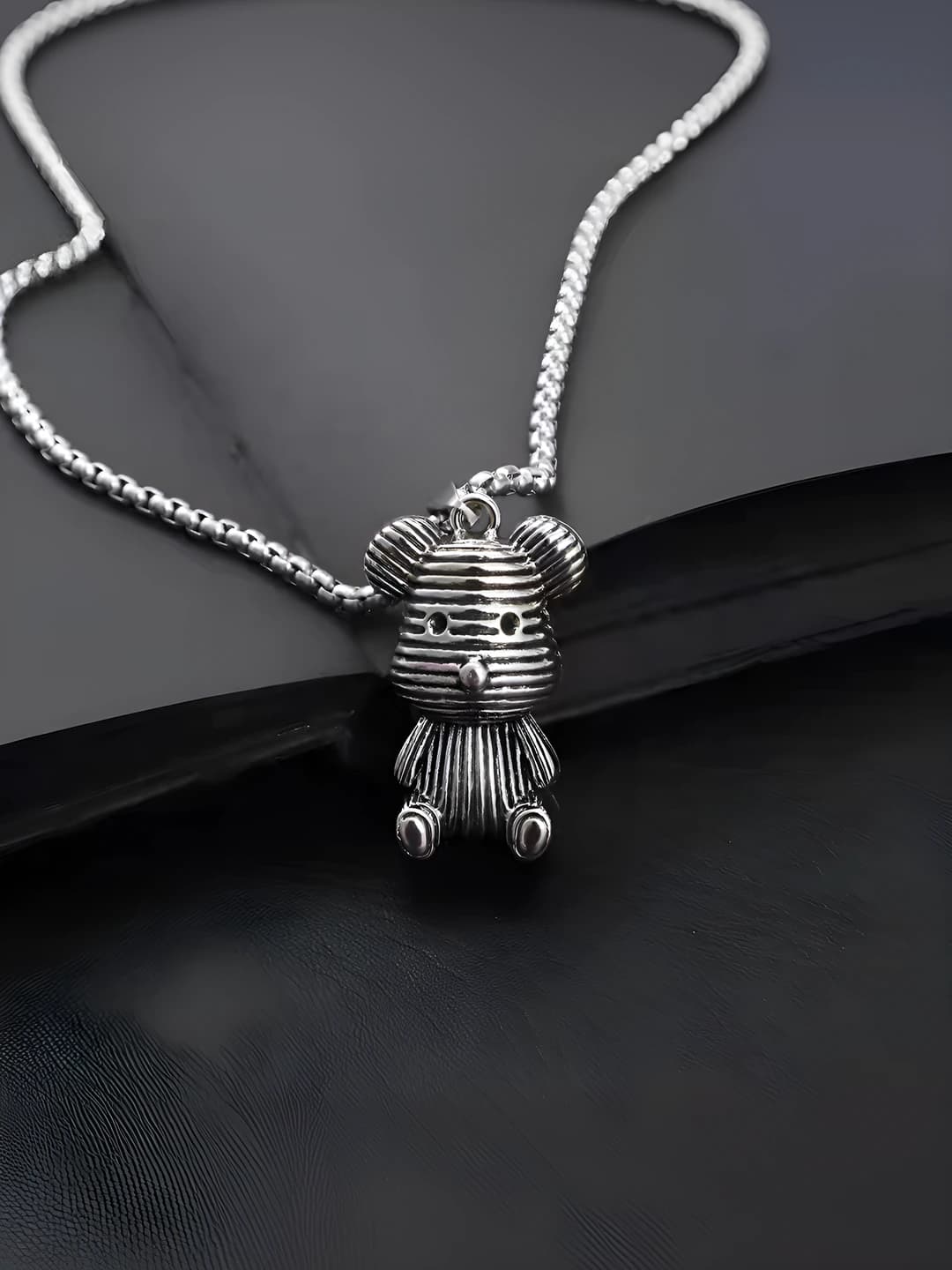 Little dog 70 cm necklace