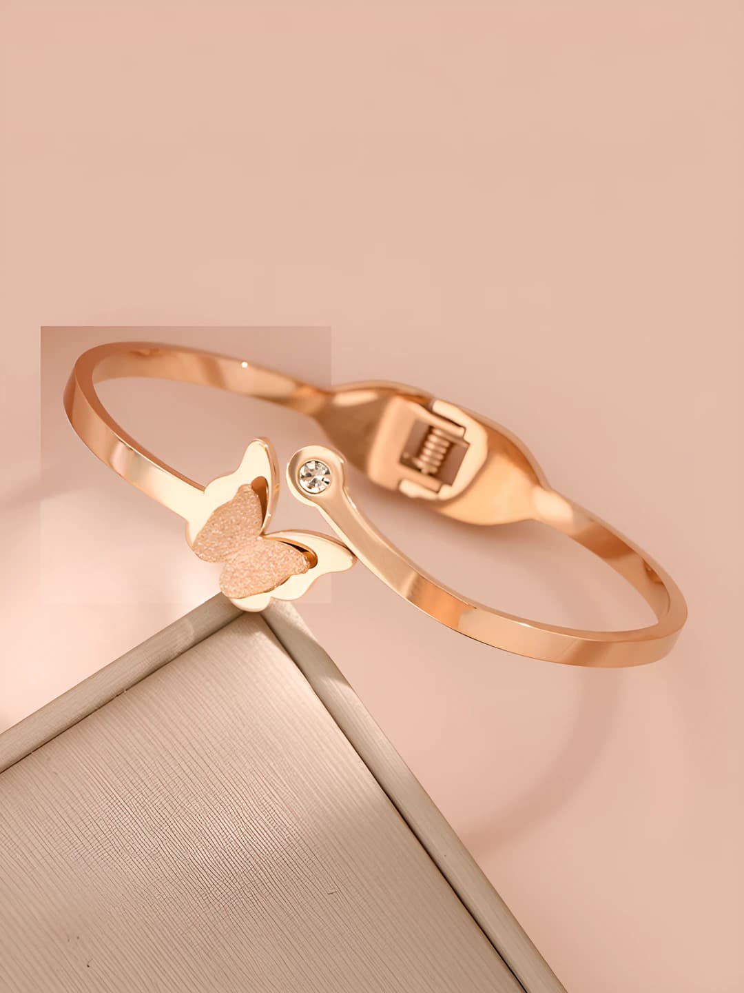 930 Butterfly bangle - Rose gold