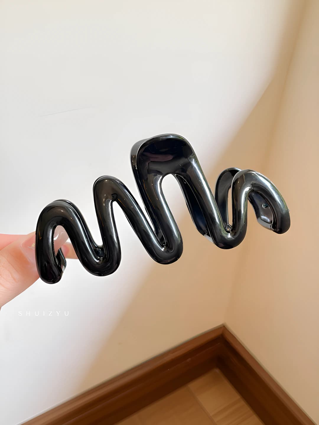 Black glossy 10.5 cm
