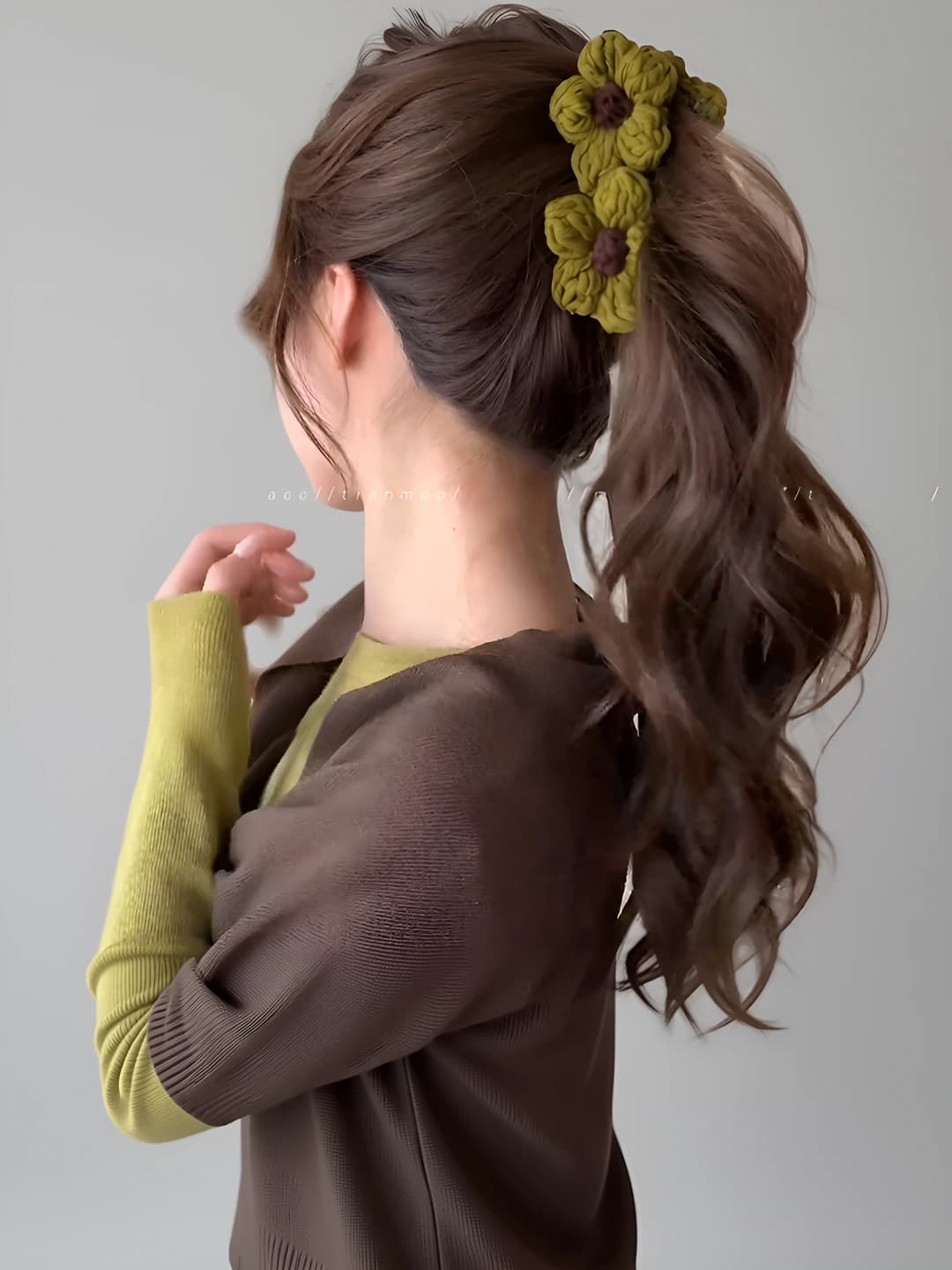 1# Green floral banana clip - base 13 cm, flowers 6.5*6.5 cm