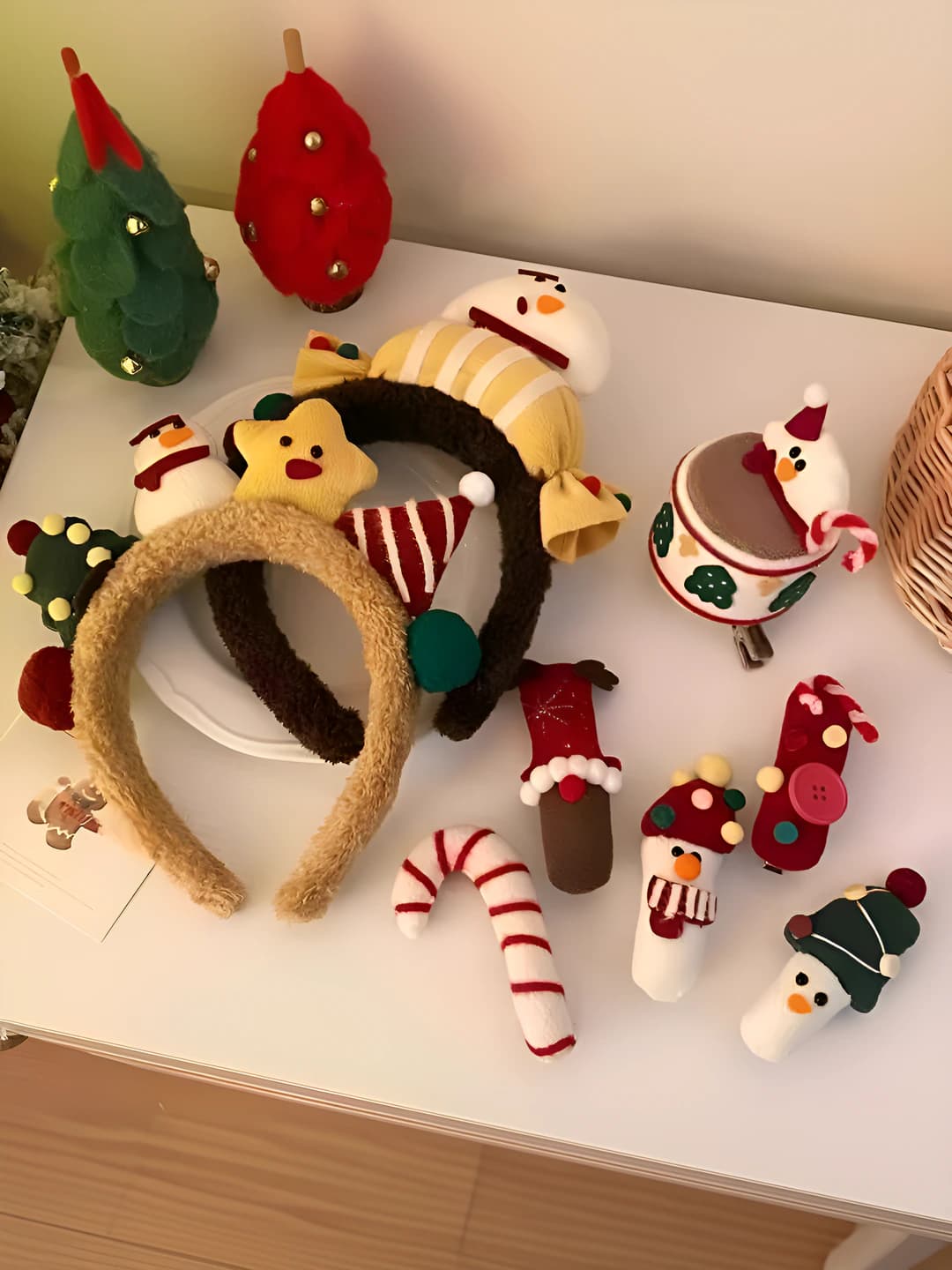 Women's autumn-winter cute style handmade plastic and resin fluffy christmas themed headband