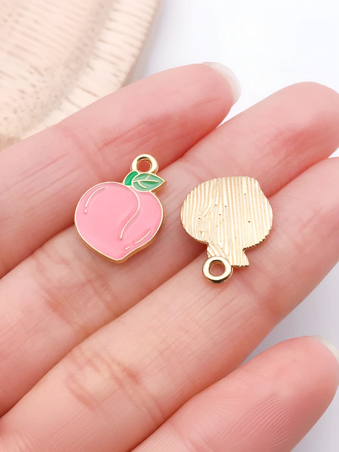 1 pc Pink peach 16x12x1mm-0.8g