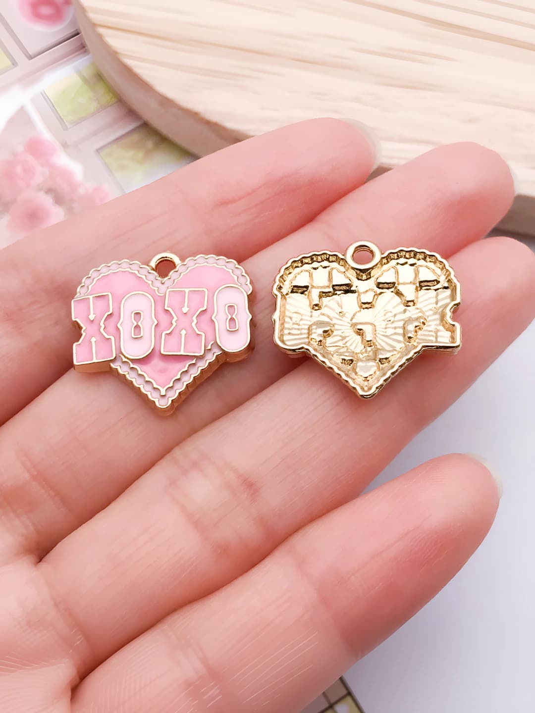Pink XOXO heart - 19x20mm