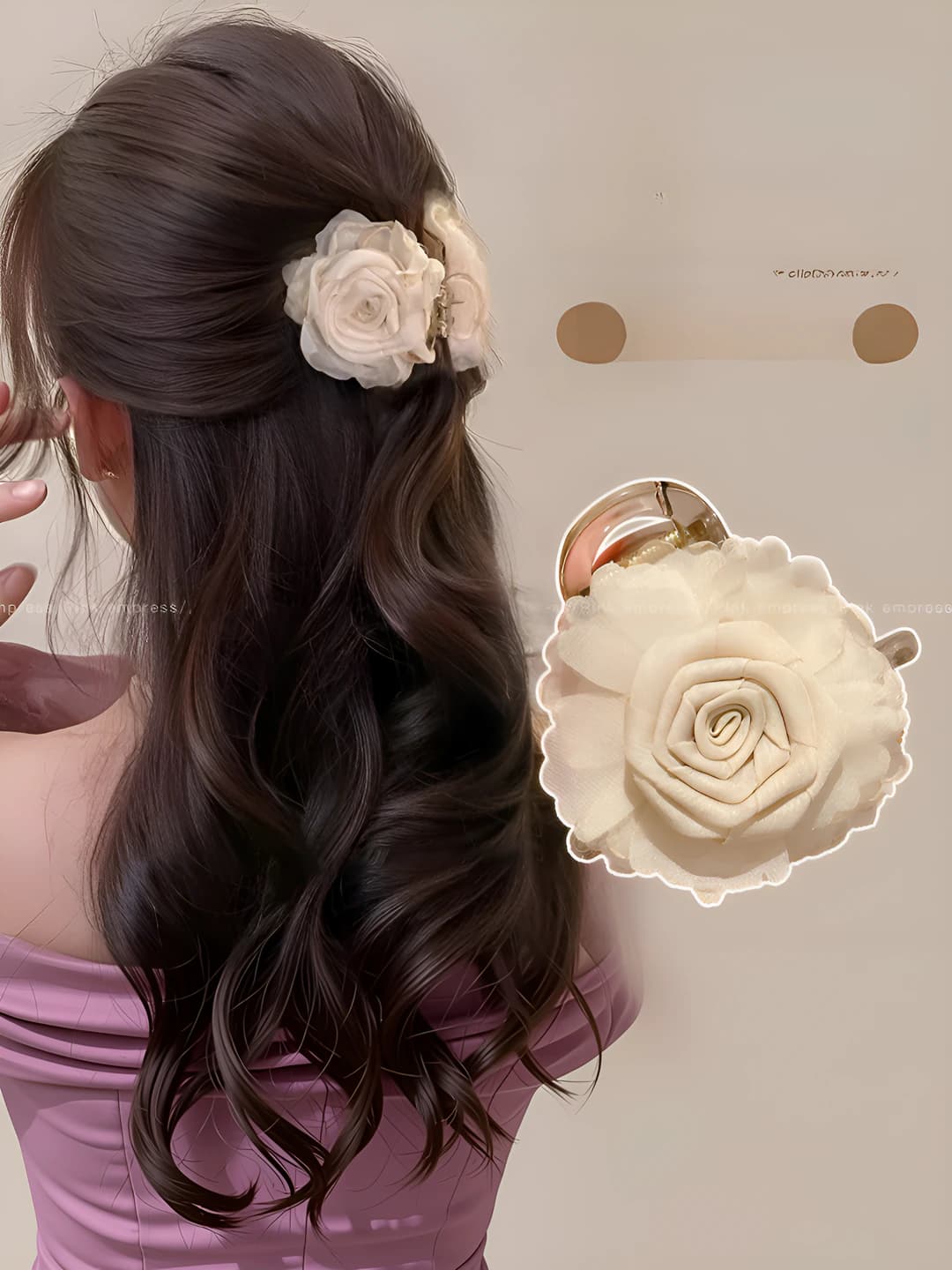 Beige floral clip 8 cm