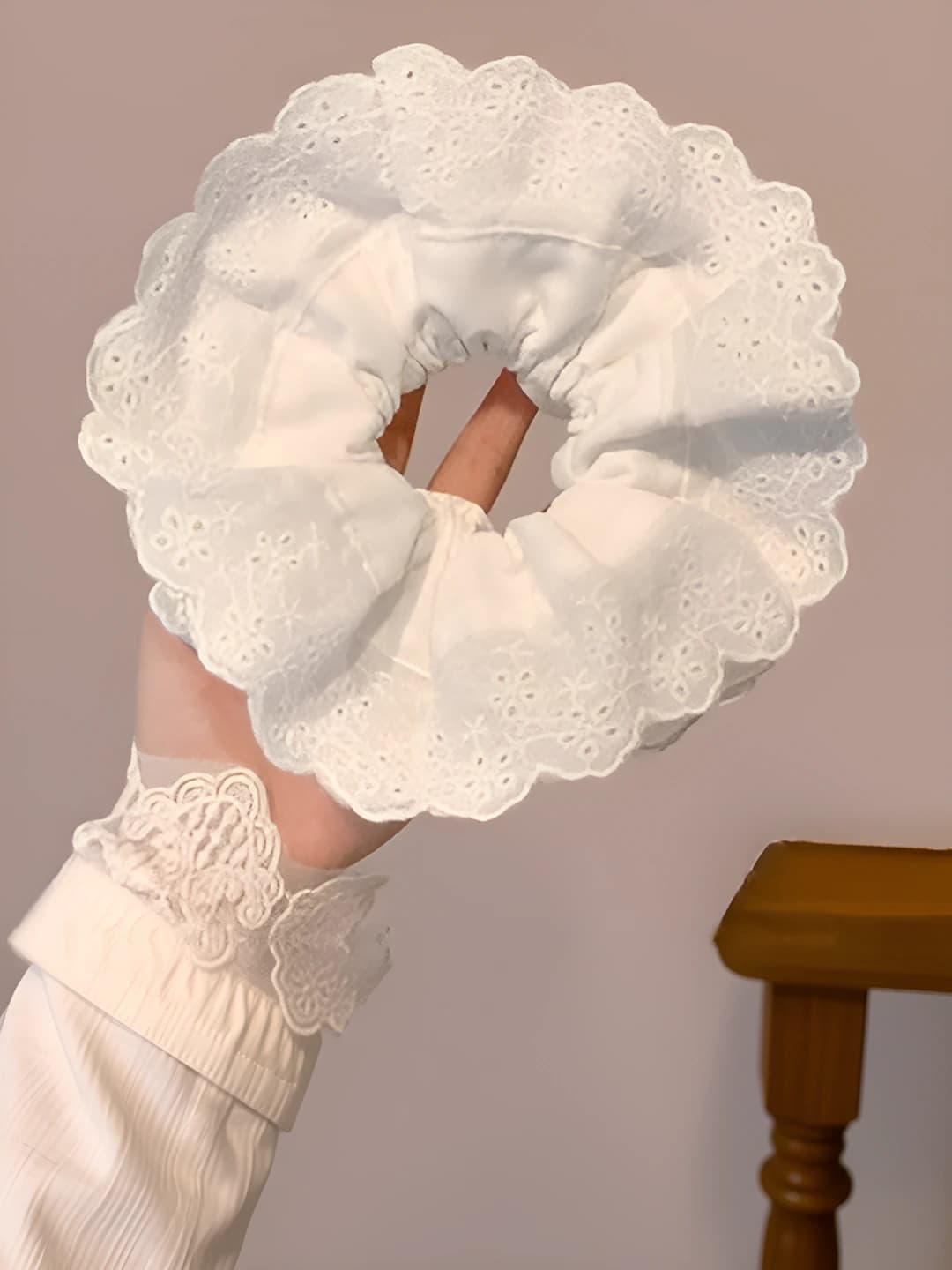 1# White lace (4 layers) 12 cm