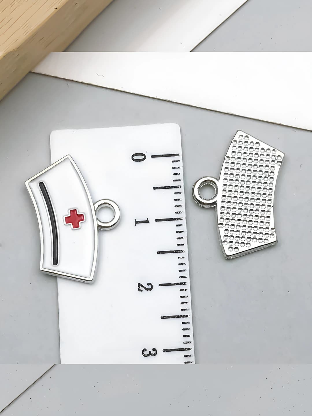 1 pc white K white med tool cap 20x14mm-0.9g-23228