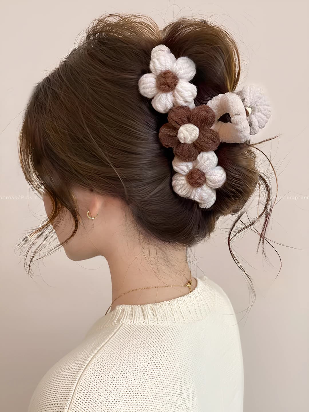 Beige-coffee flowers