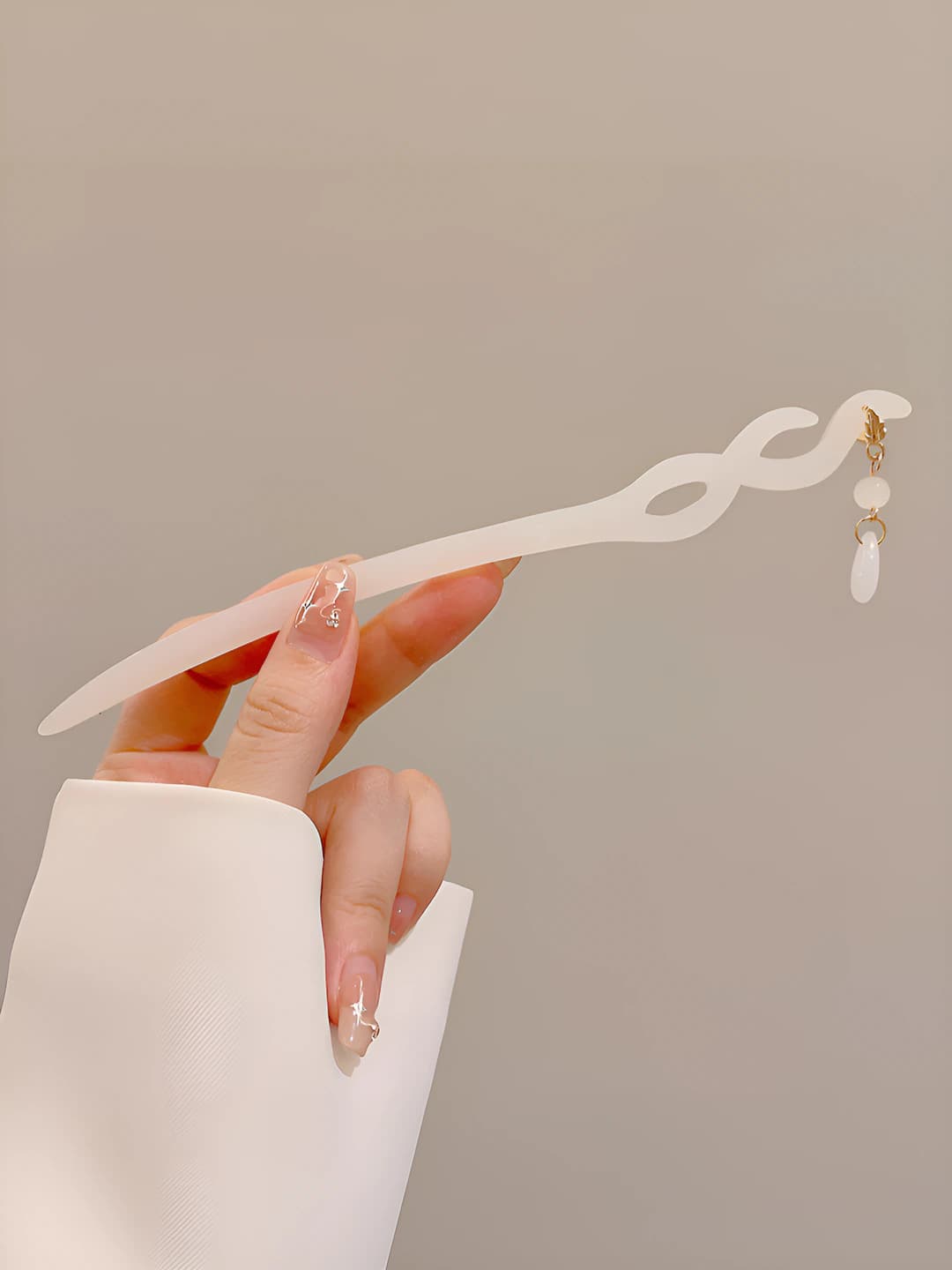 White jade 8 pendant