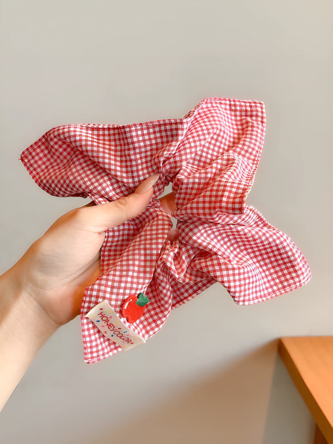 1# Qizil katak kvadrat soch to'plami 21*22 sm