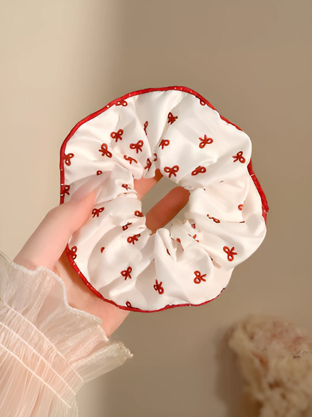 White bow print, 14 cm