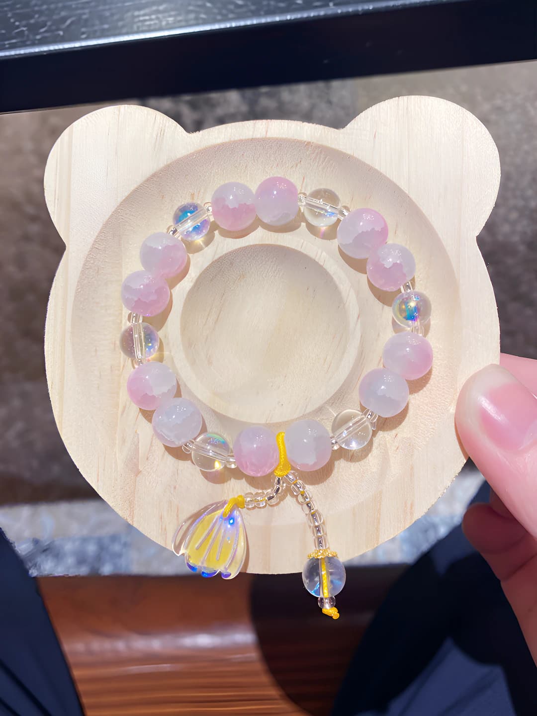Fish tail pink ice crack bracelet