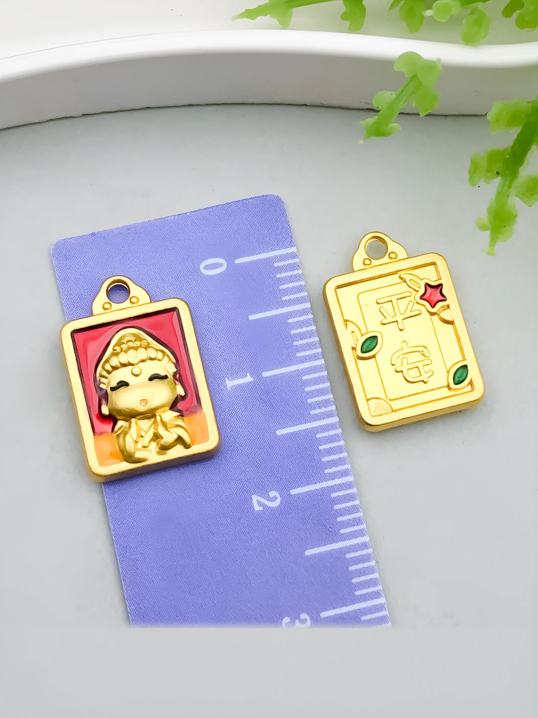Ikki tomonlama Guanyin va Shakyamuni haykali 16x11mm-1.8g