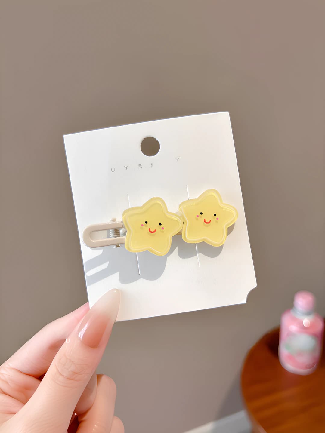 1# Cream yellow star clip
