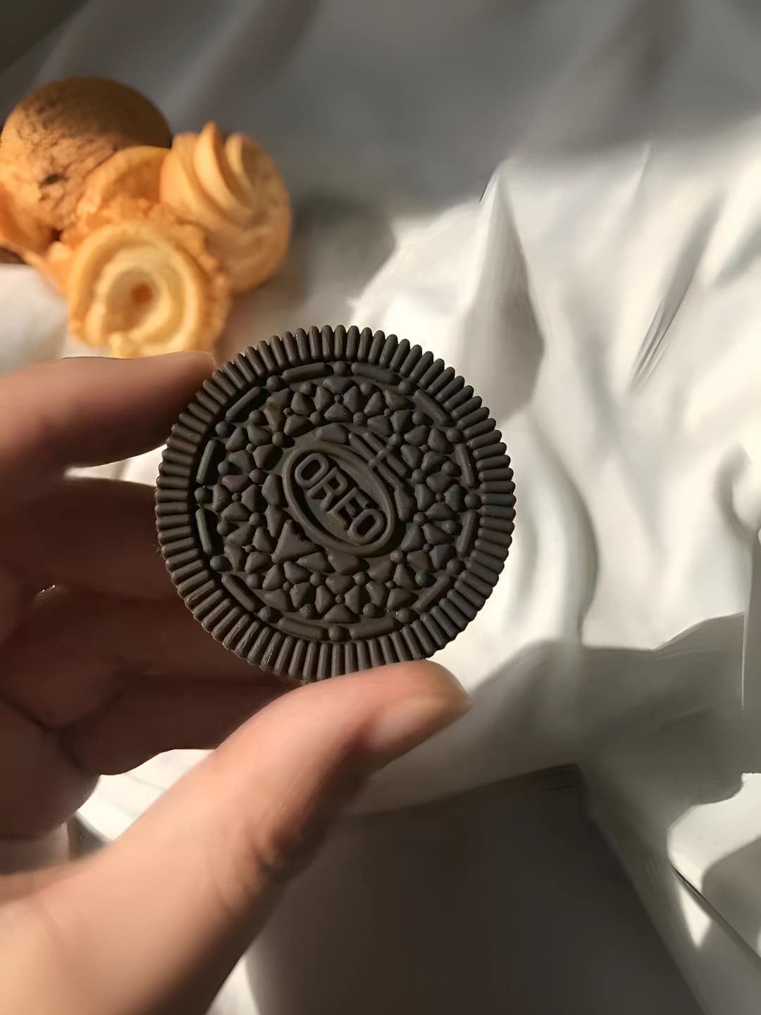 Oreo clip, base ~3 cm