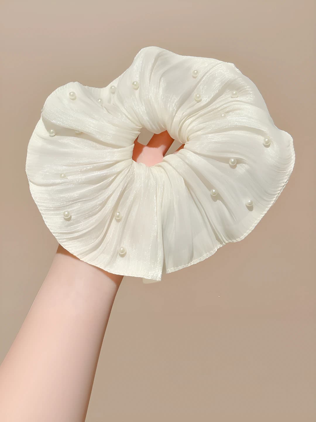 1# White pearl ruffle 20 cm